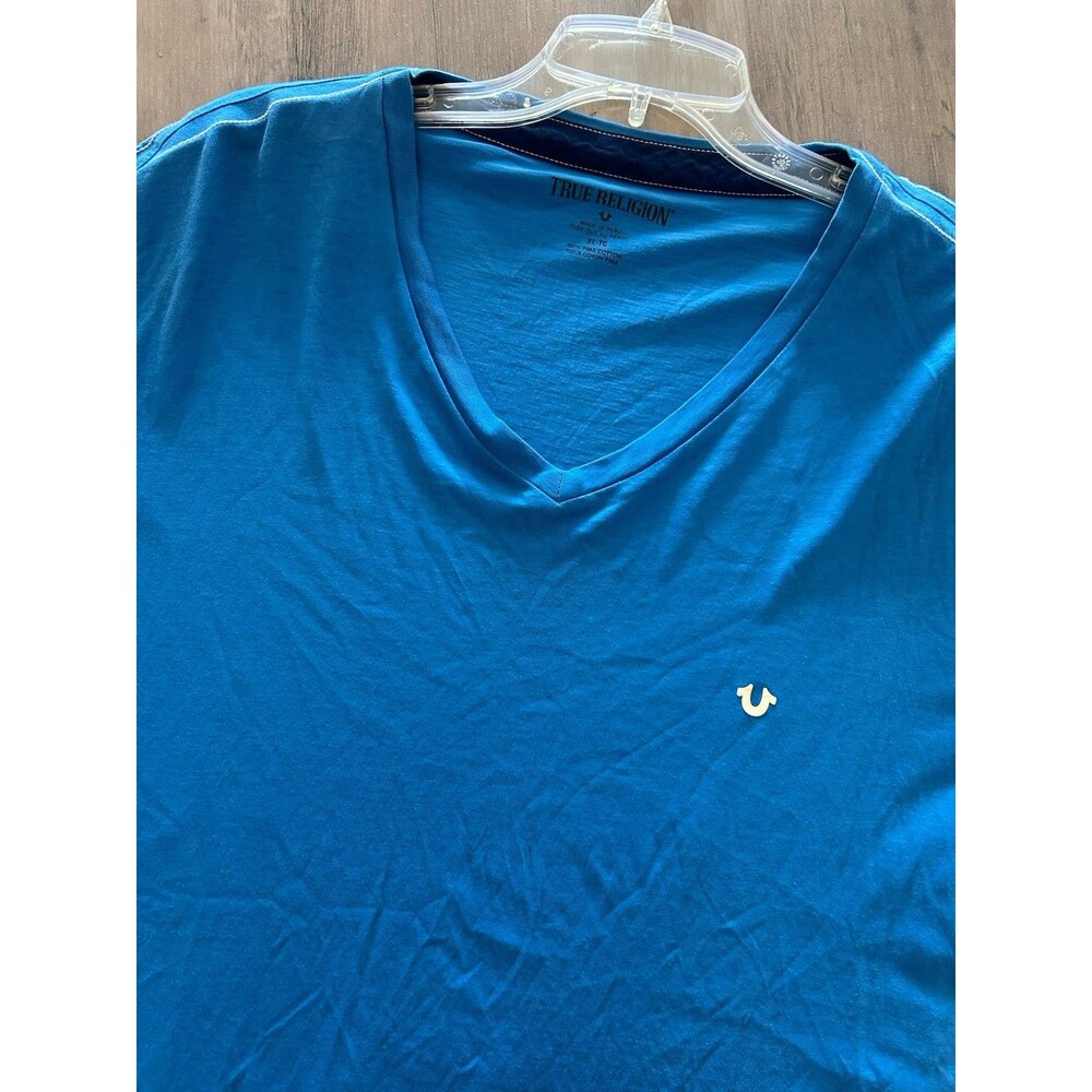 TRUE RELIGION Shirt Mens XL Blue V Neck Horseshoe Logo Cotton Short Sleeve Tee